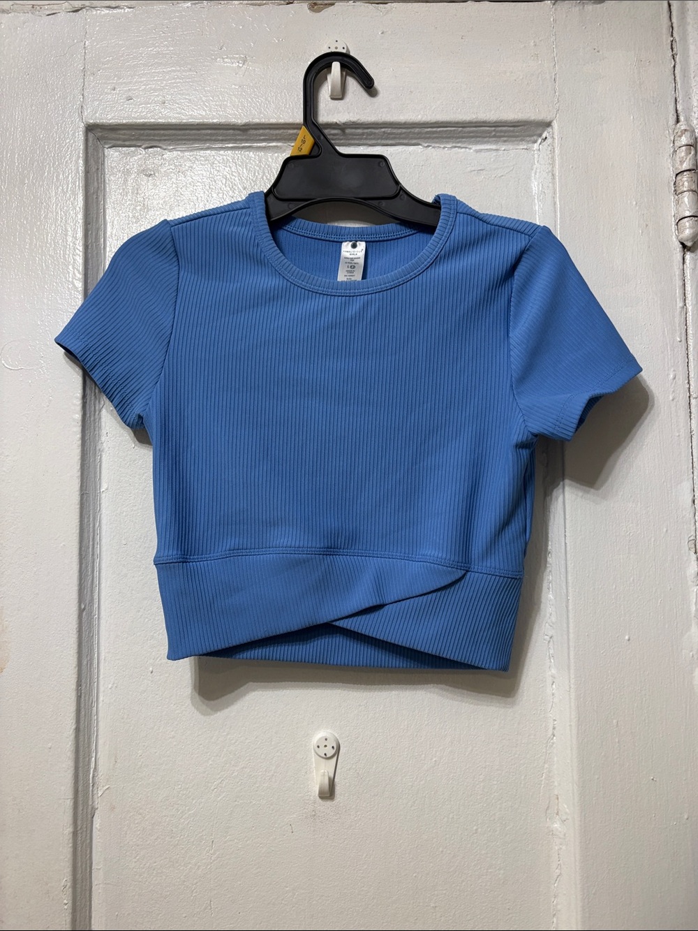 Yogalicious Ribbed Cropped Tee in Blue